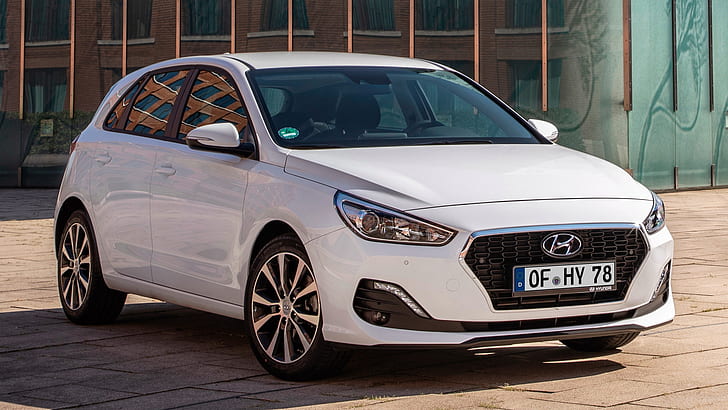 Hatchback cab for city travel